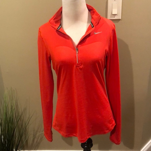 Nike Tops - Nike dri fit top